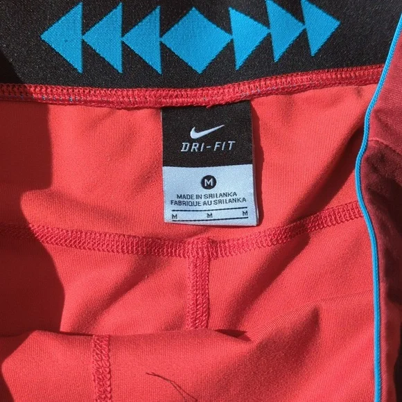 M Nike 7/8 Leggings - Picture 2 of 7